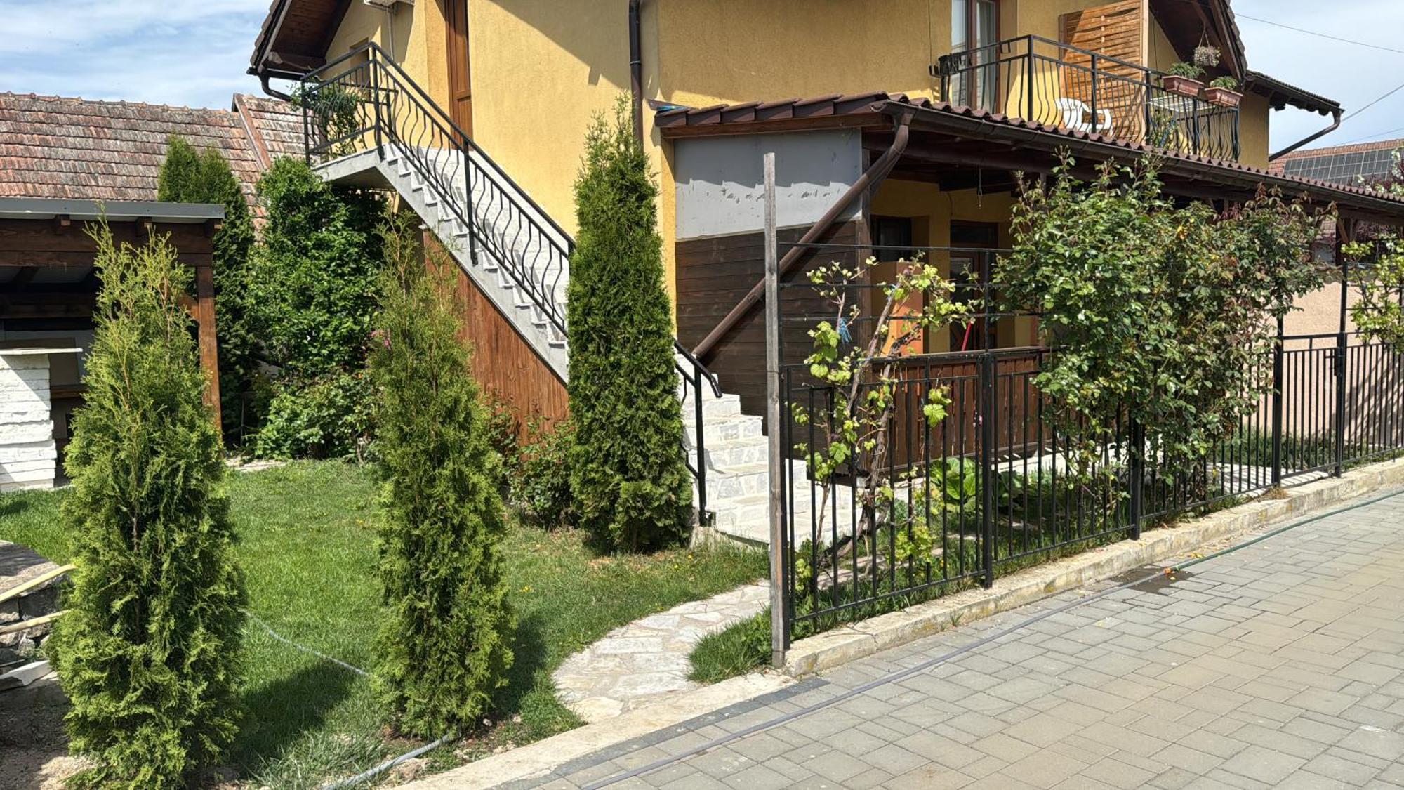 ホテル Casa Smarald Turda Noua エクステリア 写真