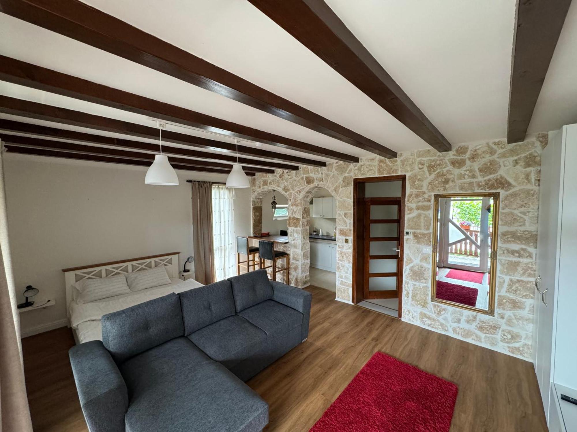 ホテル Casa Smarald Turda Noua エクステリア 写真