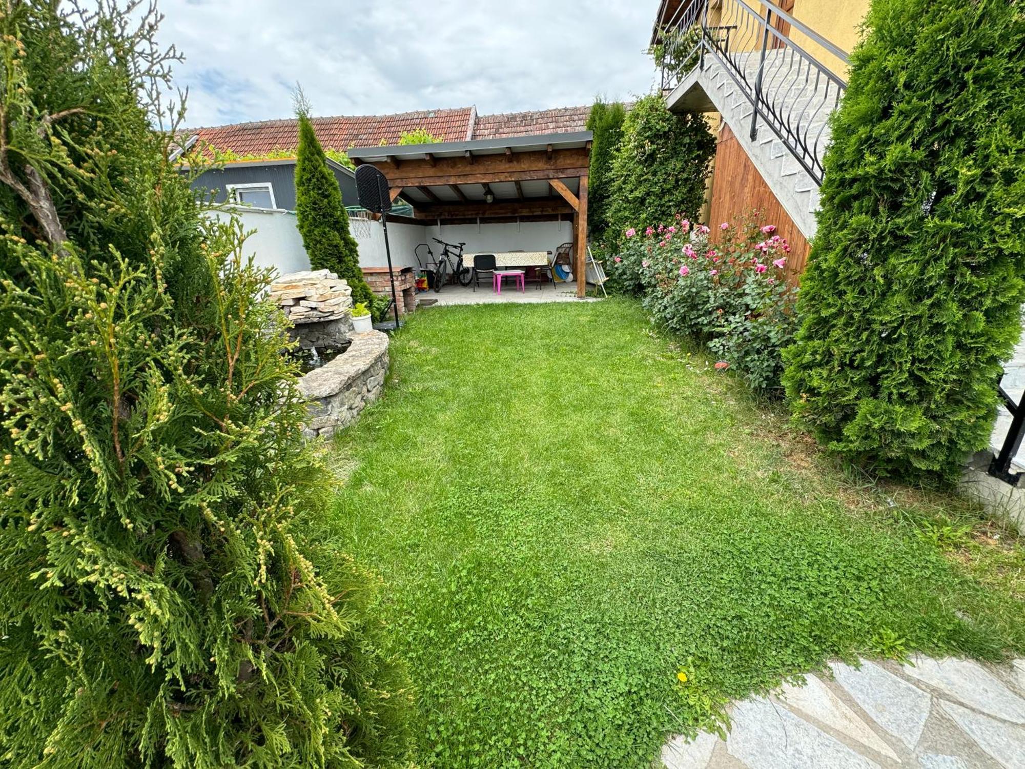 ホテル Casa Smarald Turda Noua エクステリア 写真